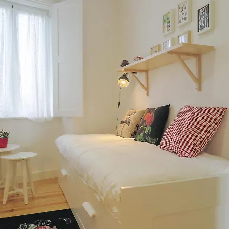 Apartment Beato Stylish & Cozy Apt - Riverside Small Balcony